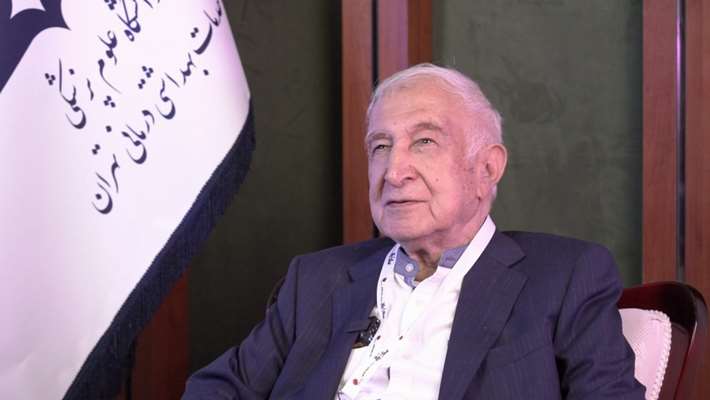 گفت و گو با دکتر پرویز باشی زاده فخار؛ مردمی بودن یکی از وظایف اصلی پزشکان